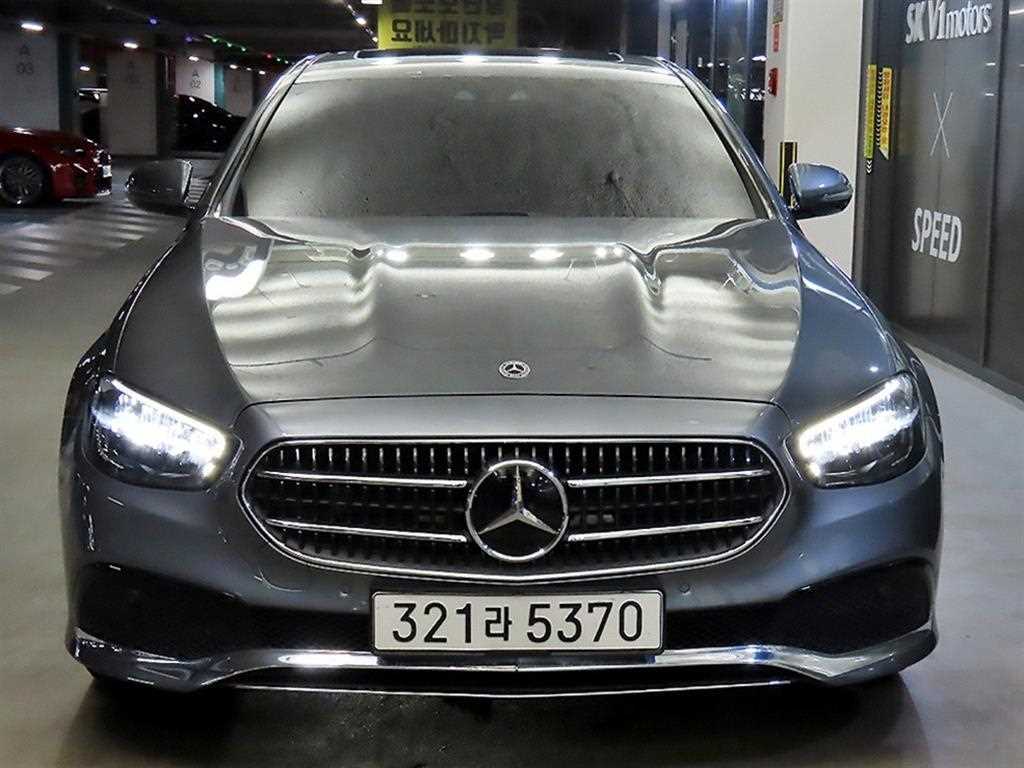 Mercedes Benz E class - Vista 2