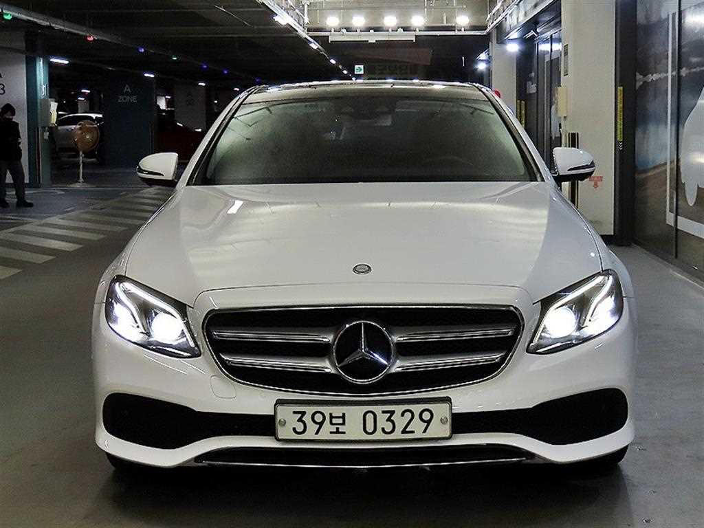 Mercedes Benz E class - Vista 2