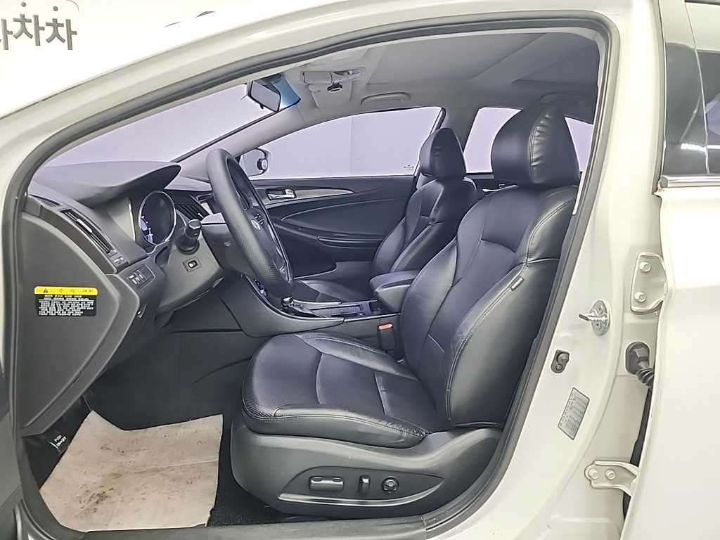HYUNDAI Sonata - Vista 11