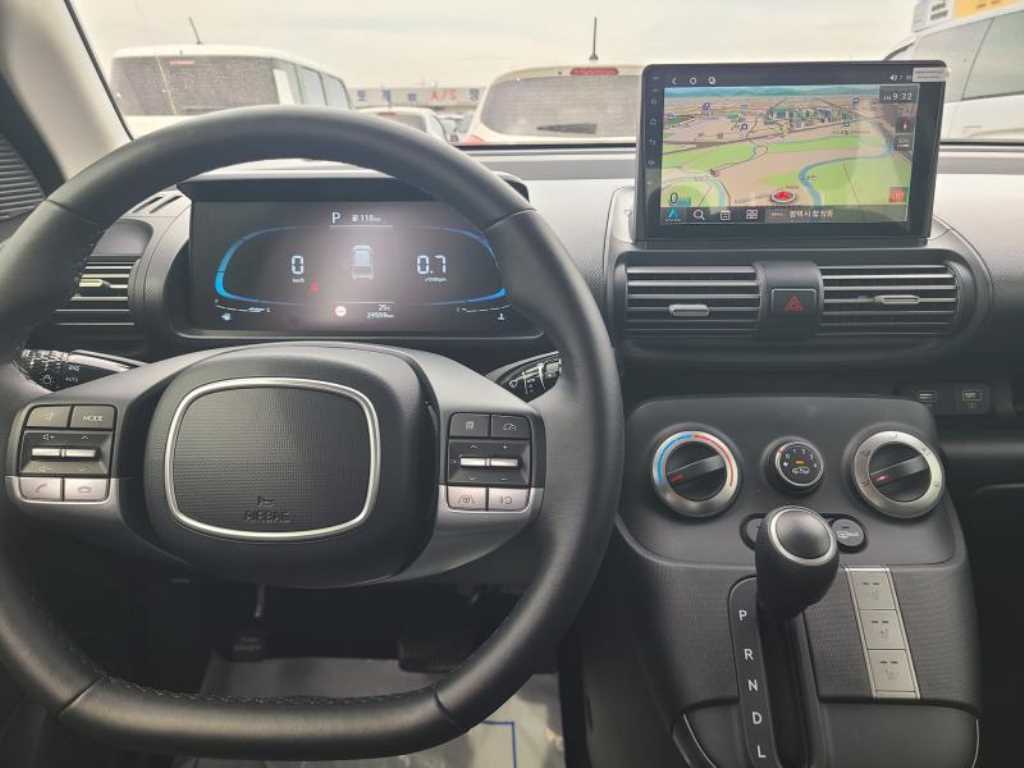 HYUNDAI Casper - Vista 10