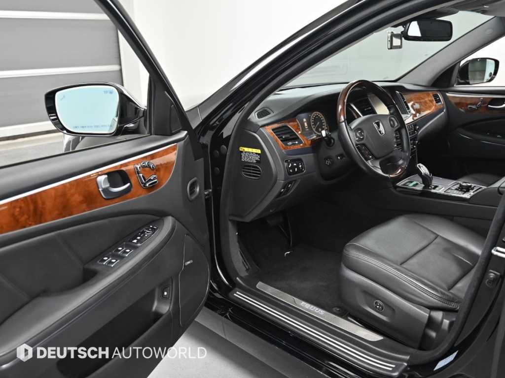 HYUNDAI Equus - Vista 11