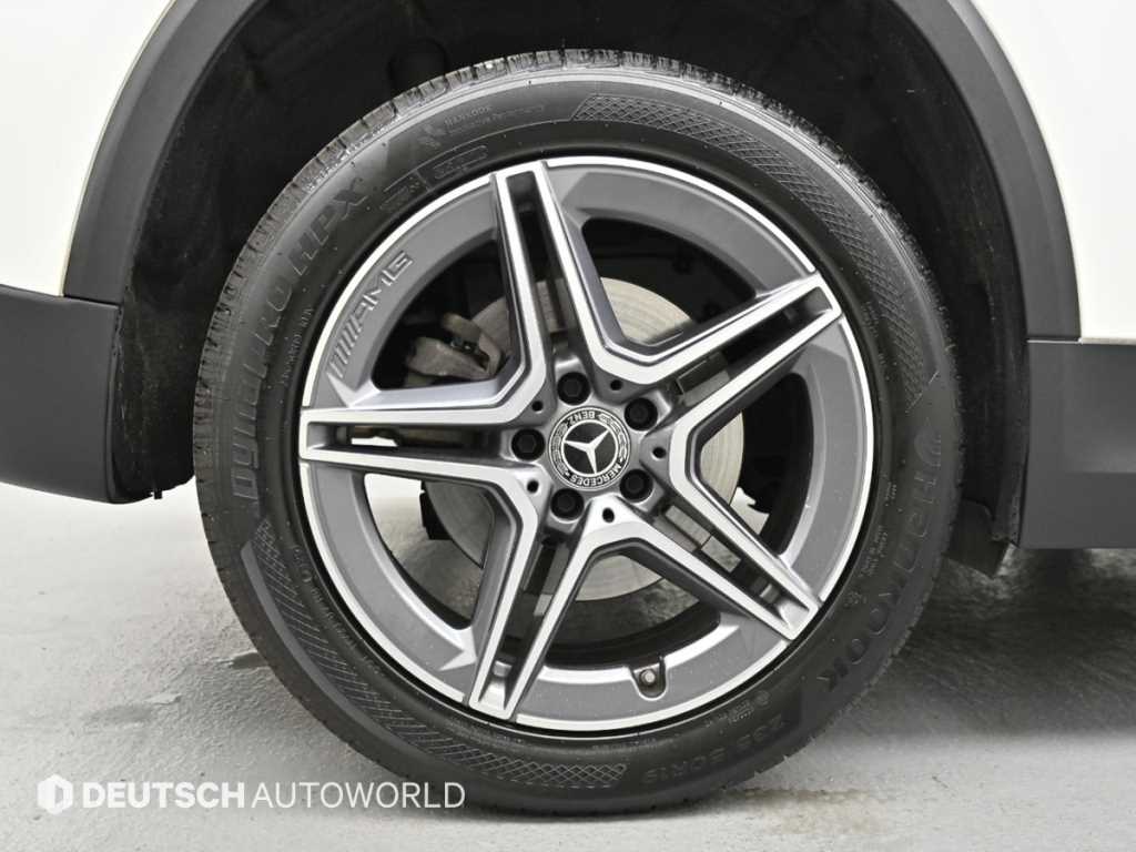 Mercedes Benz GLA Class - Vista 5