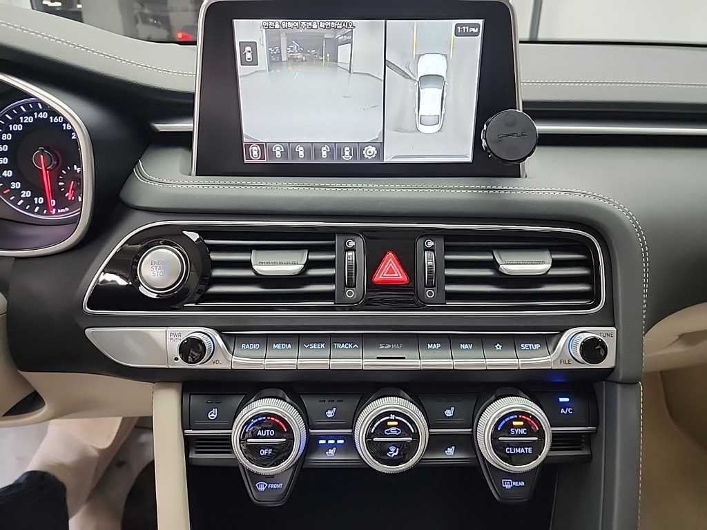 Genesis G70 - Vista 10