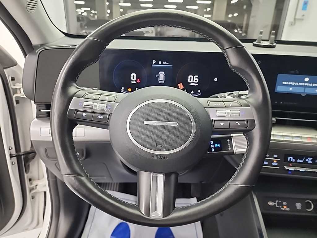 HYUNDAI Kona - Vista 9