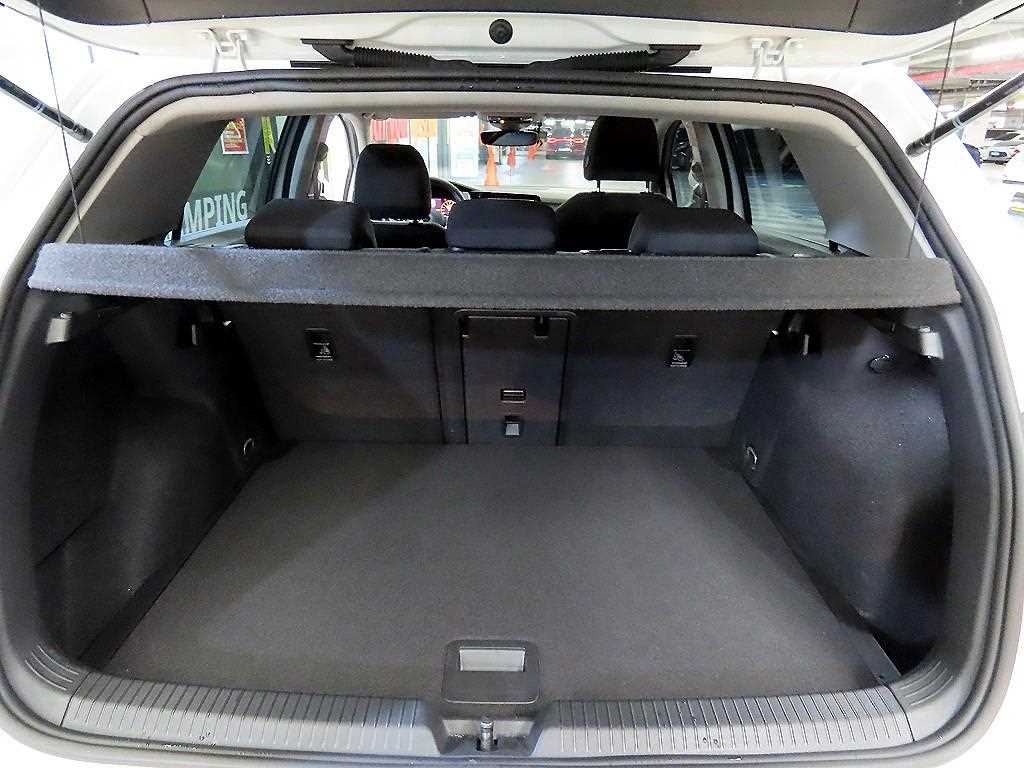 Volkswagen Golf 2023 Blanco - Importación desde Corea - HF Imports Iquique - Foto 17