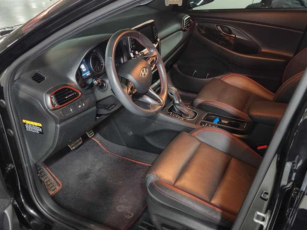 HYUNDAI i30 - Vista 7