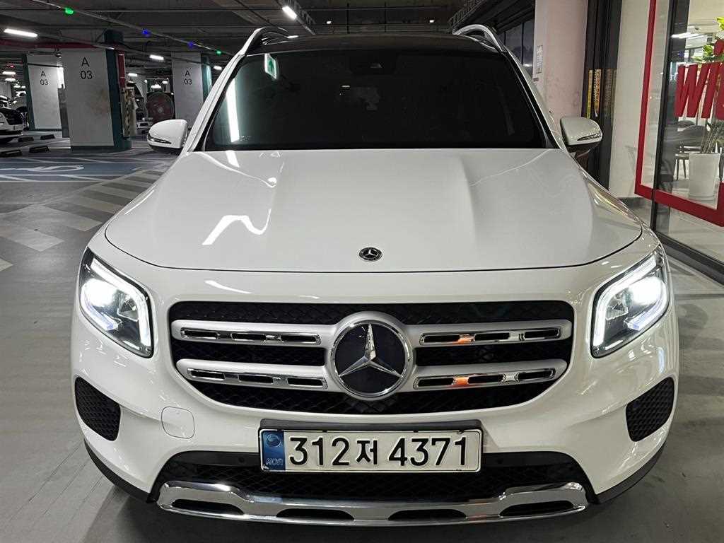 Mercedes Benz GLB Class - Vista 2