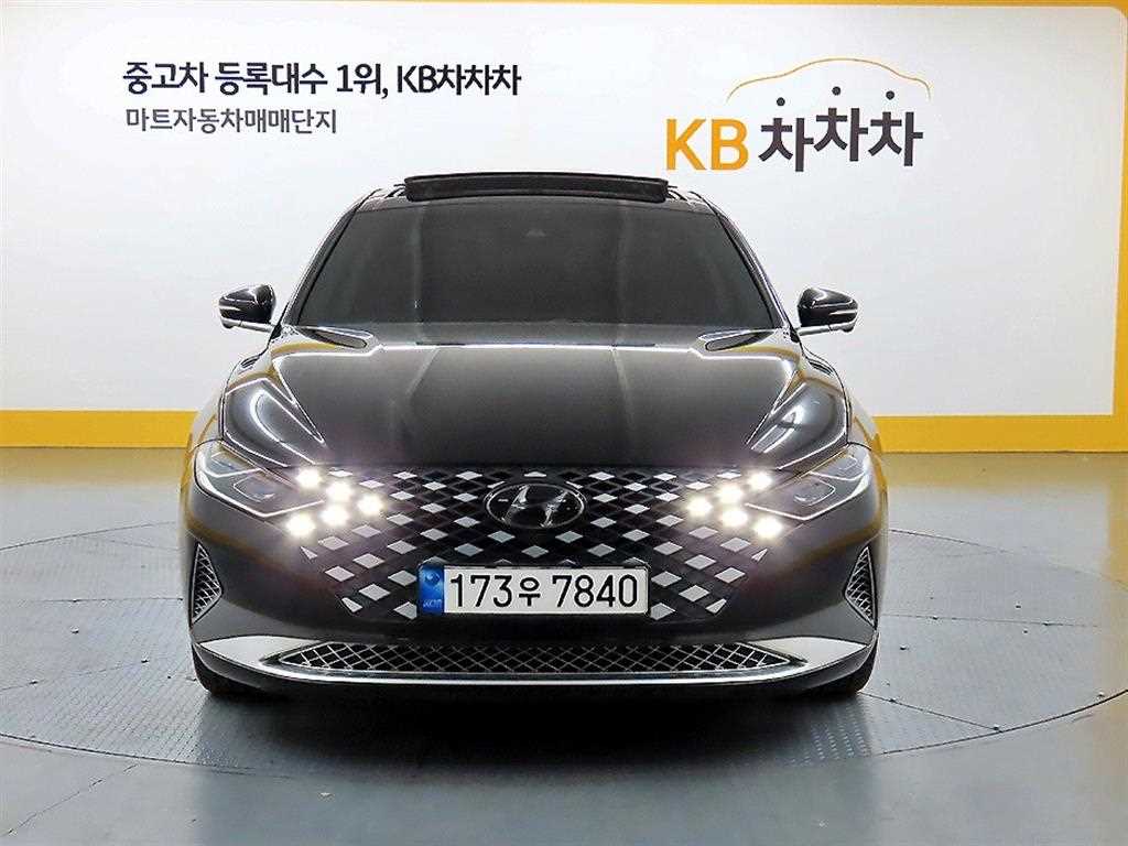 HYUNDAI Grandeur - Vista 2