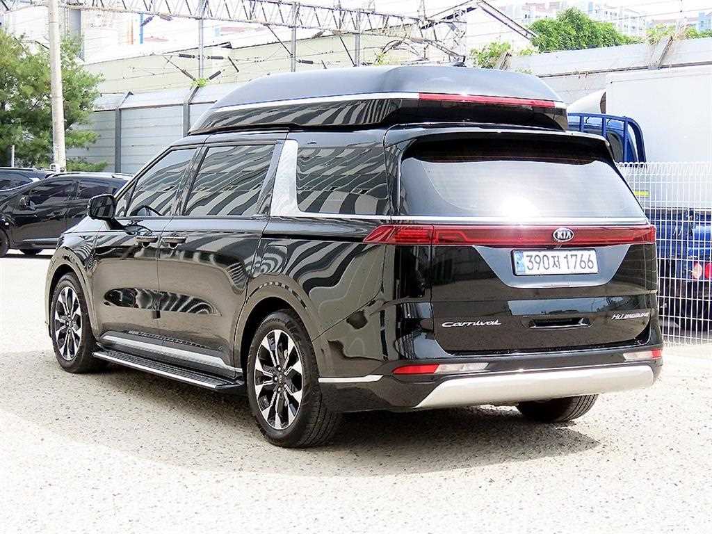 KIA Carnival - Vista 3