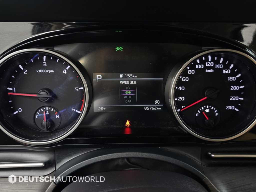 KIA Carnival - Vista 8