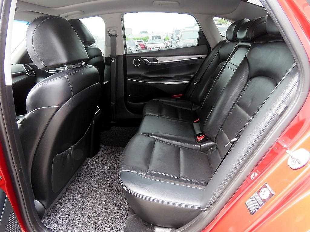 HYUNDAI Grandeur - Vista 7