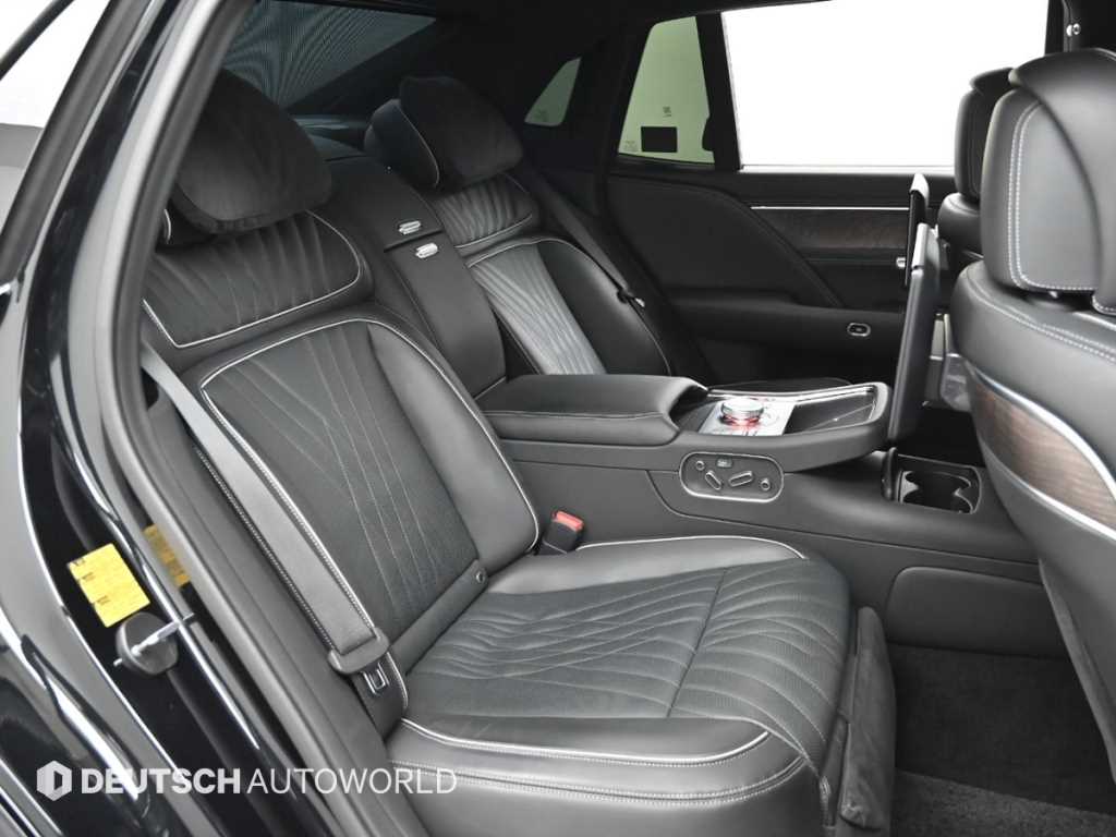 Genesis G90 - Vista 12