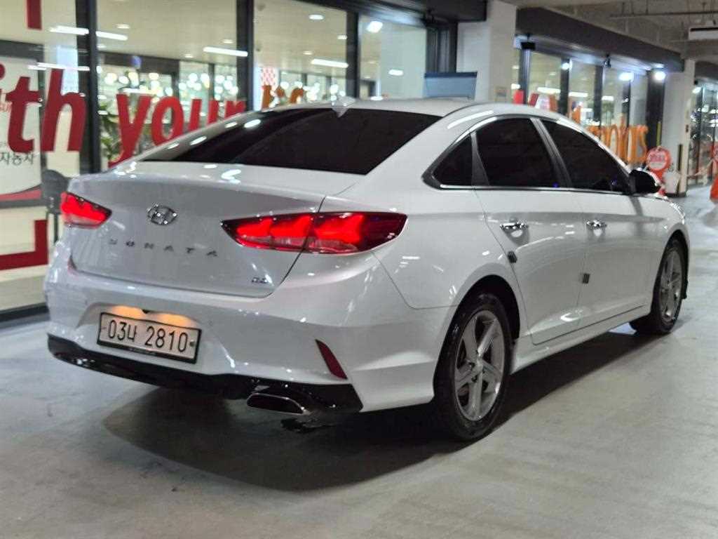 HYUNDAI Sonata - Vista 4