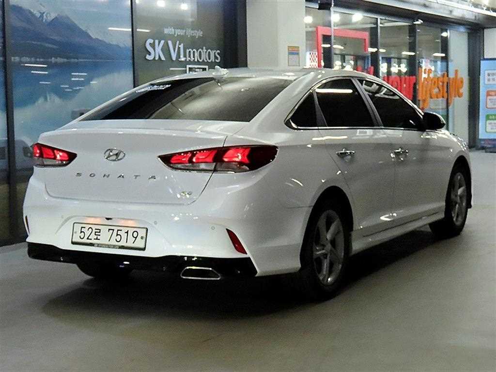 HYUNDAI Sonata - Vista 4