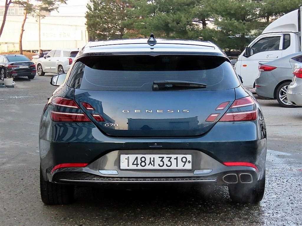 Genesis G70 - Vista 4