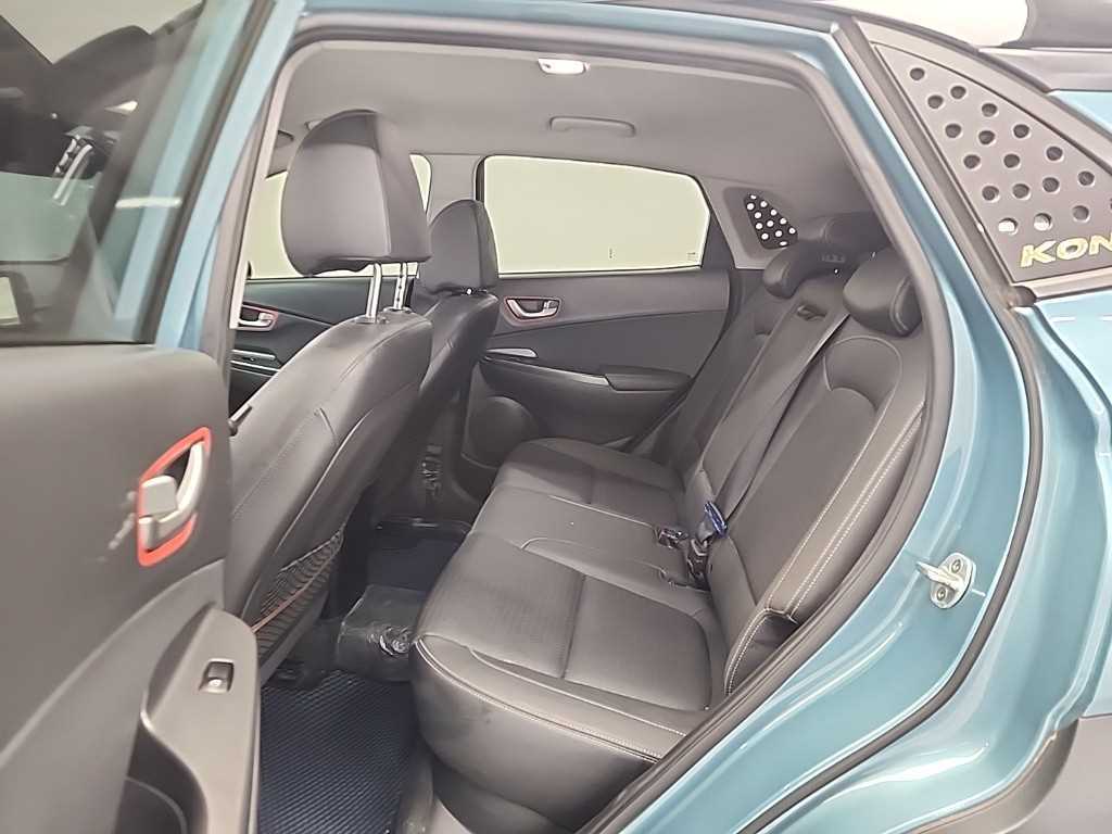 HYUNDAI Kona - Vista 12