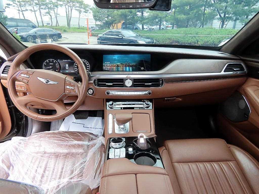 Genesis G90 - Vista 7