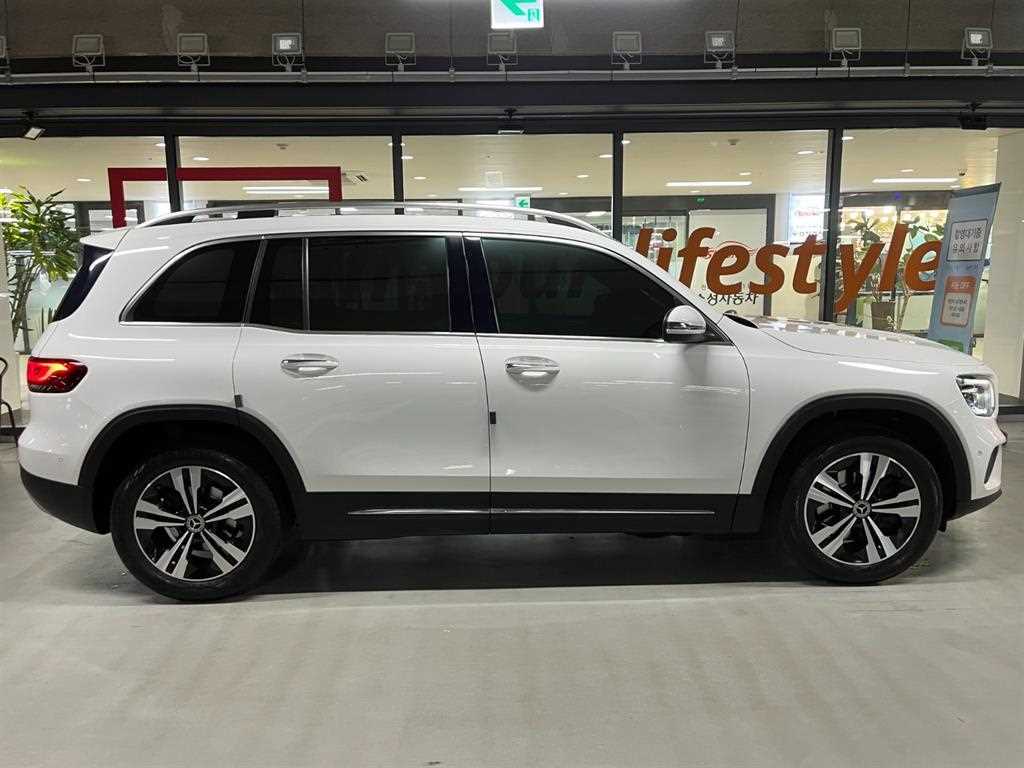 Mercedes Benz GLB Class - Vista 3