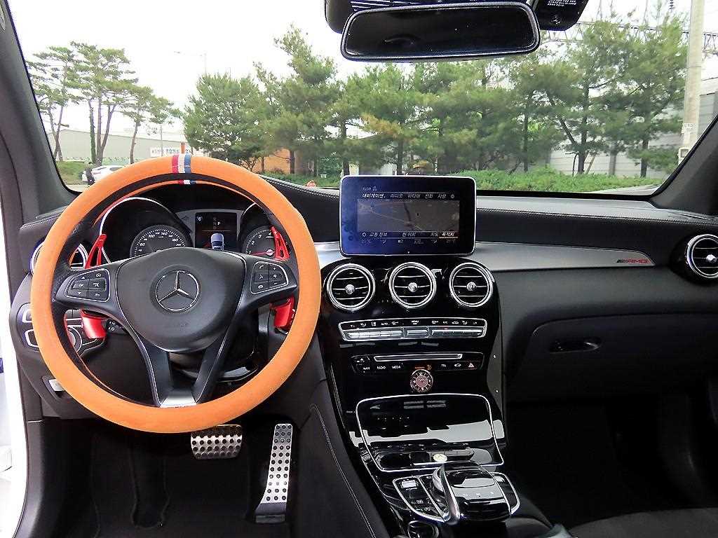 Mercedes Benz GLC Class - Vista 7