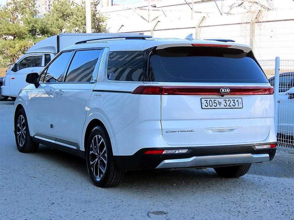 KIA Carnival - Vista 3