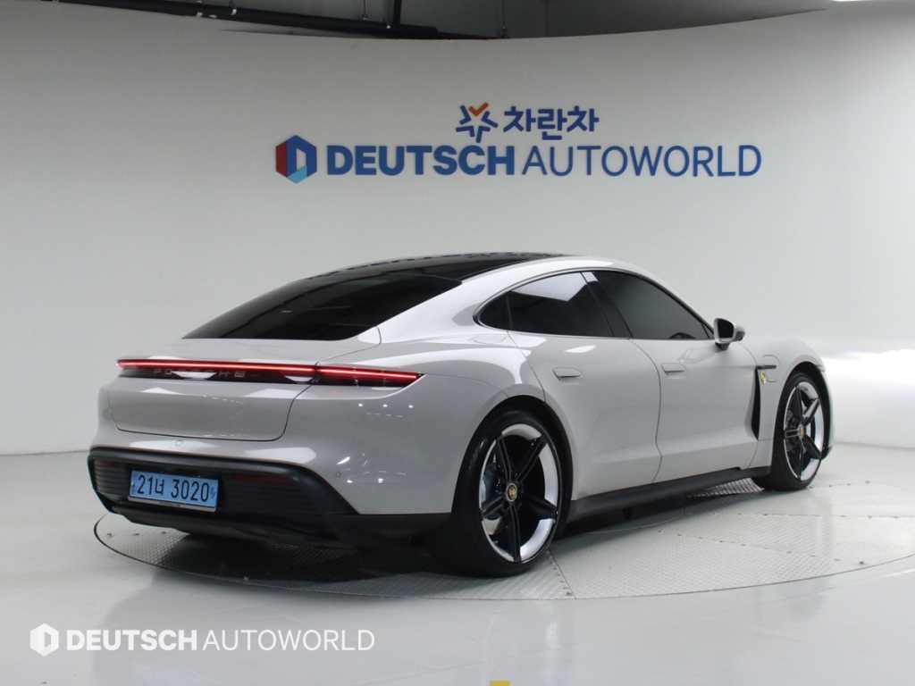 Porsche Taycan - Vista 2