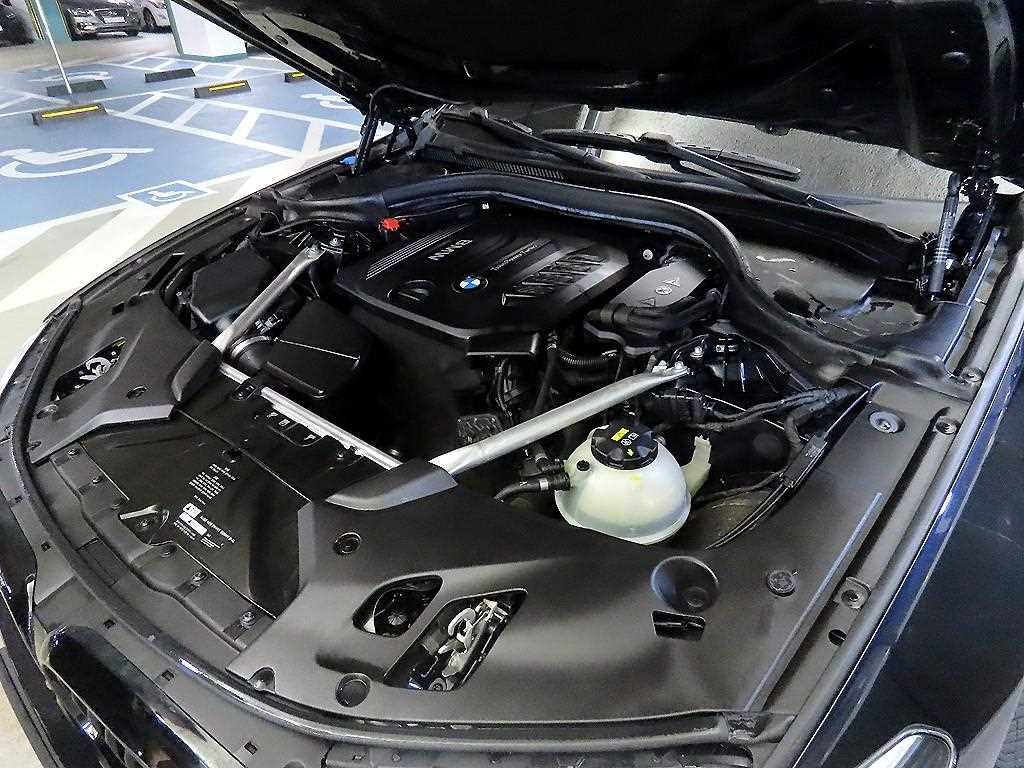 BMW 5 Series 2018 Negro - Importación desde Corea - HF Imports Iquique - Foto 19