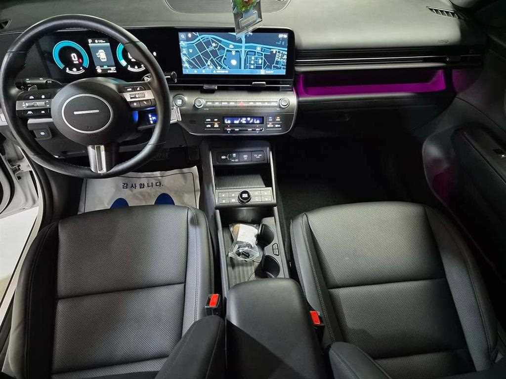 HYUNDAI Kona - Vista 10