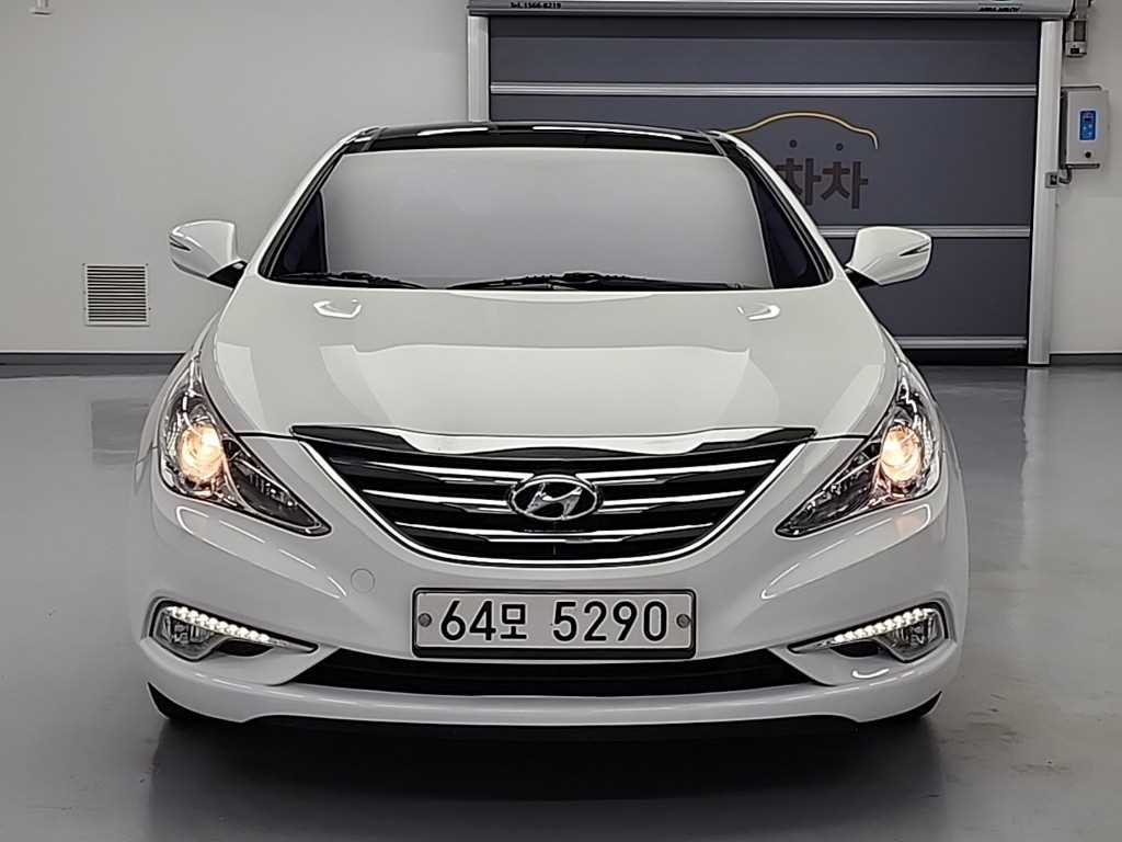 HYUNDAI Sonata - Vista 2