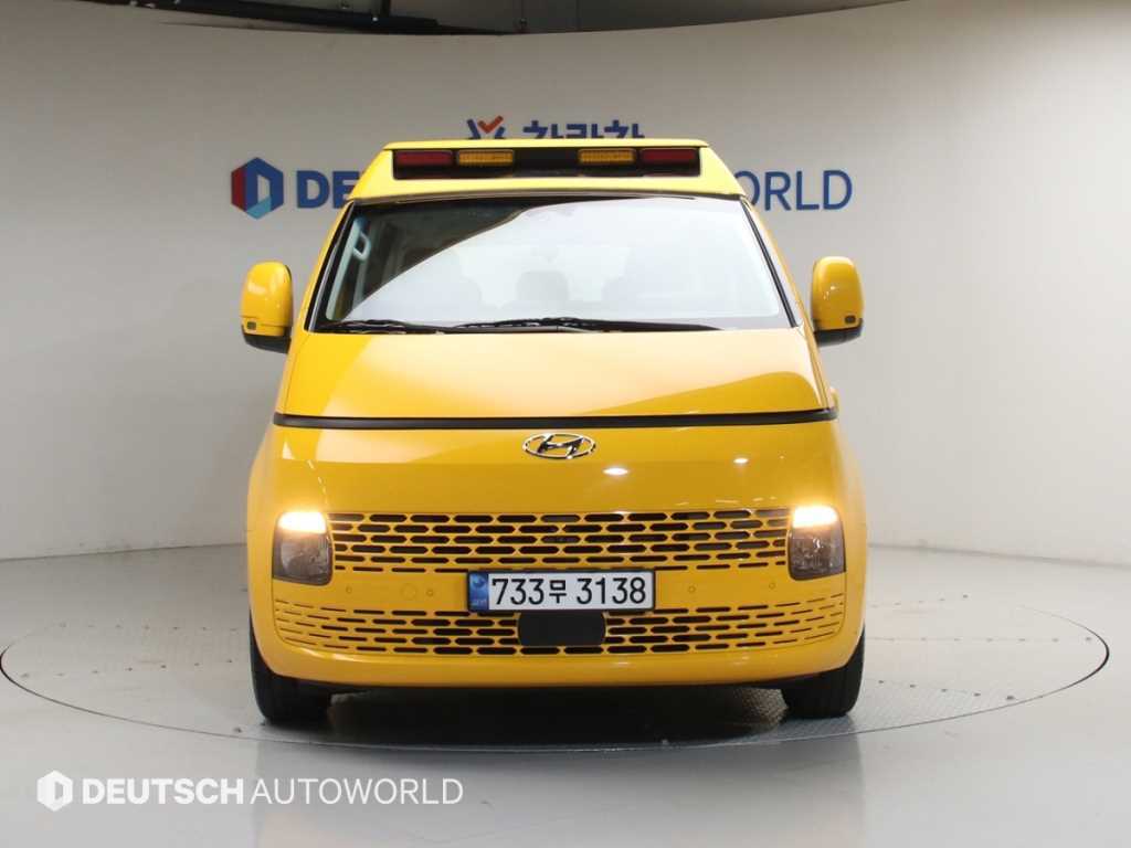 HYUNDAI Staria - Vista 3