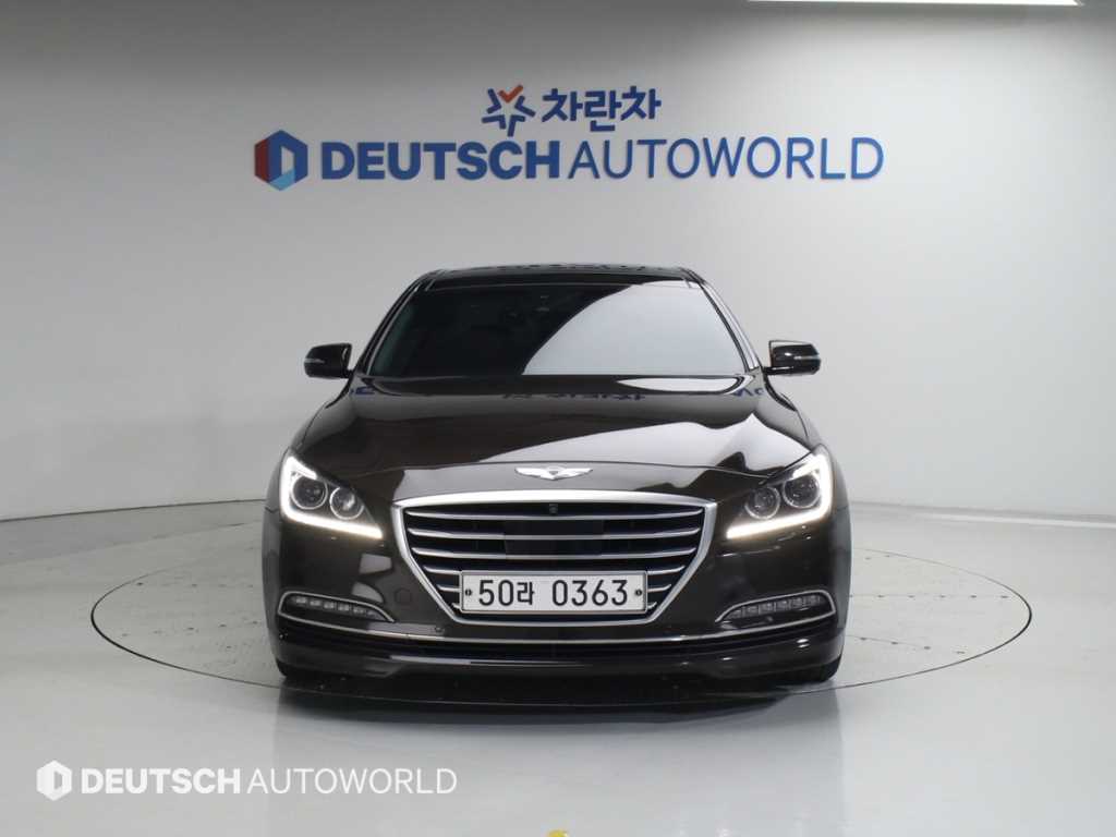HYUNDAI Genesis - Vista 3