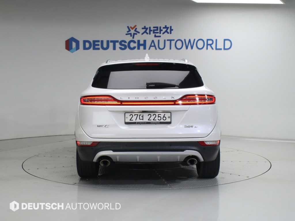 Lincoln MKC - Vista 4