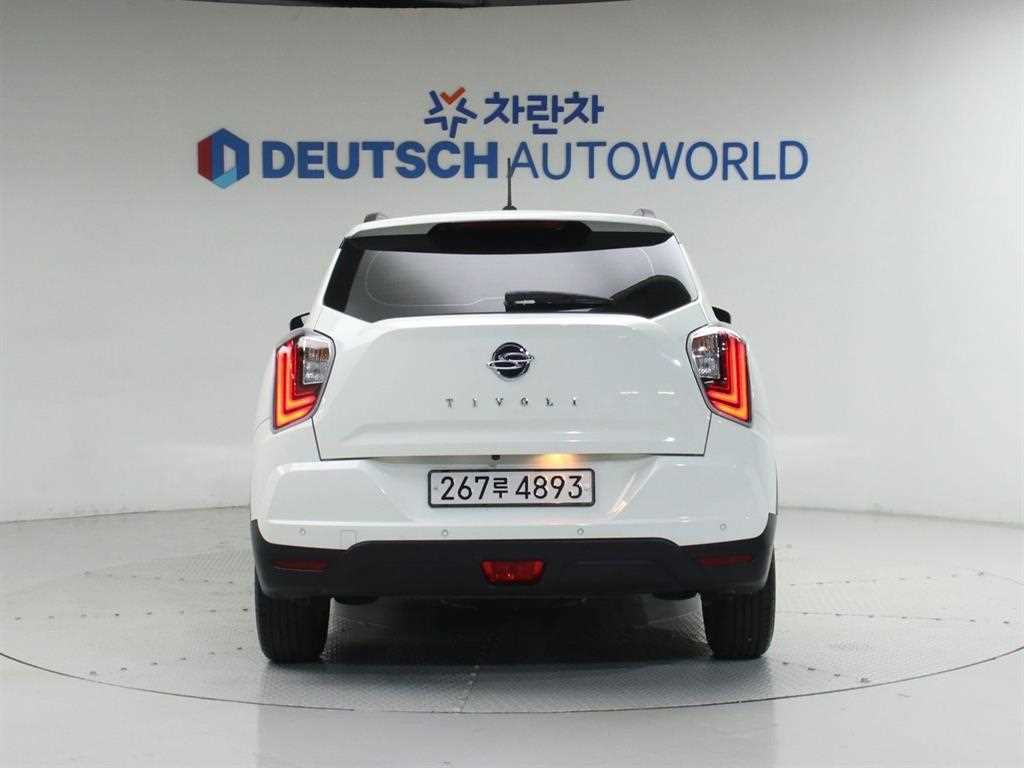 Ssangyong Tivoli - Vista 4