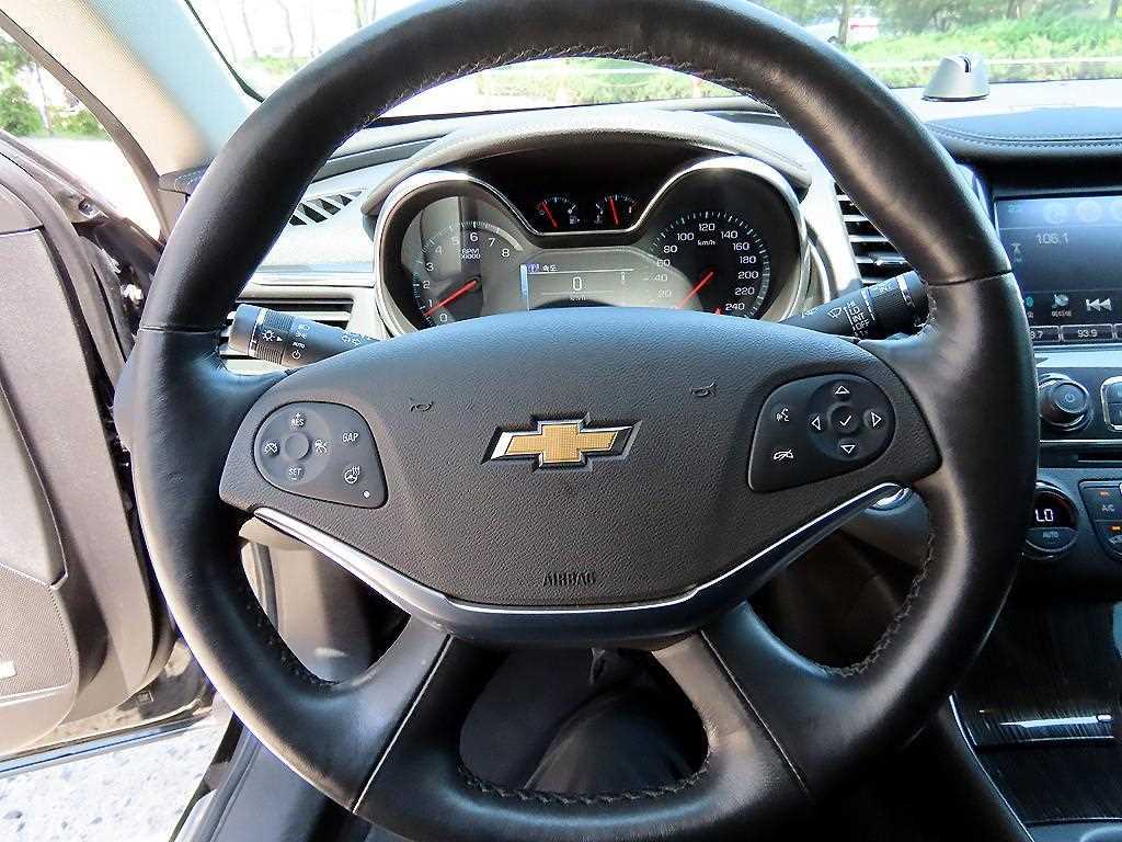 Chevrolet Impala - Vista 8