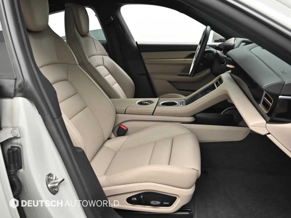 Porsche Taycan - Vista 10