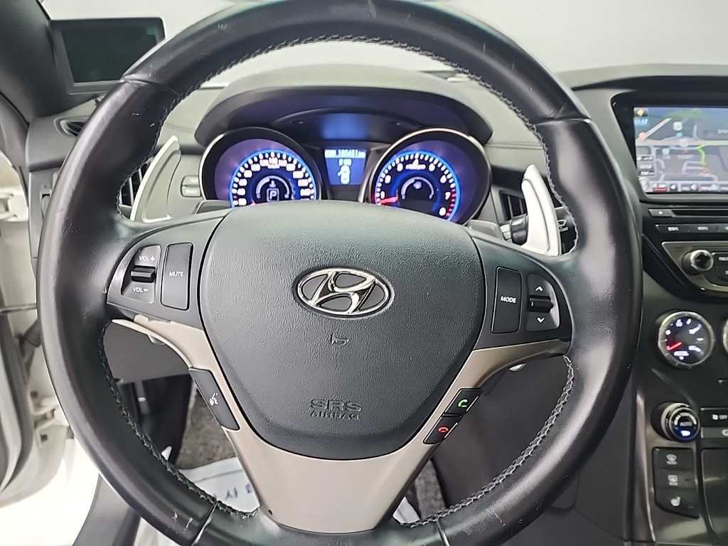 HYUNDAI Genesis - Vista 9