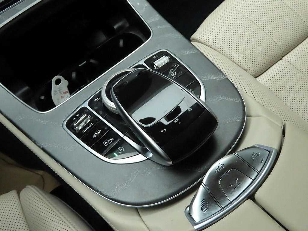 Mercedes Benz E class - Vista 11