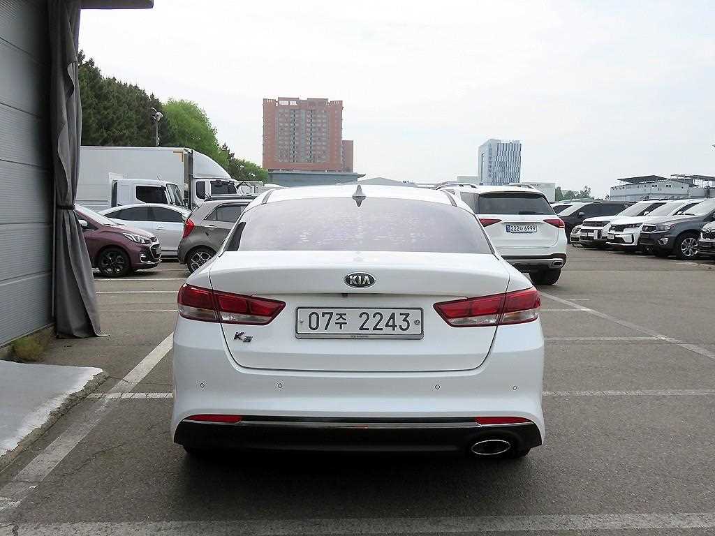 KIA K5 - Vista 3
