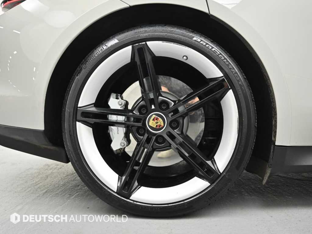 Porsche Taycan - Vista 5