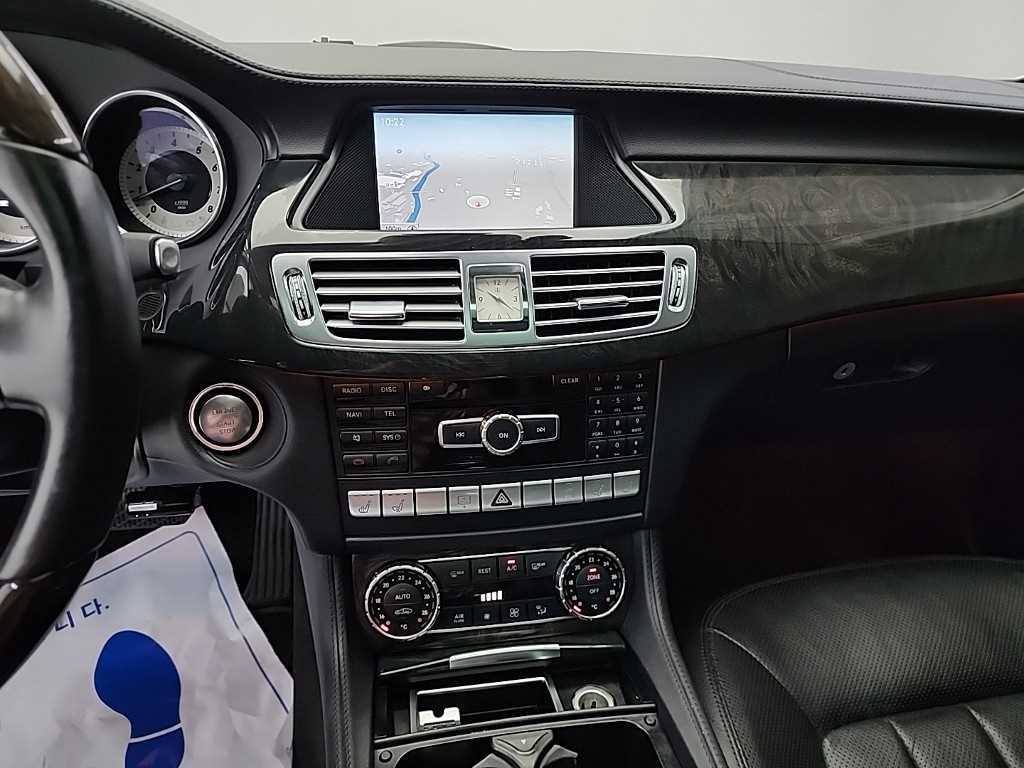 Mercedes Benz CLS Class - Vista 10