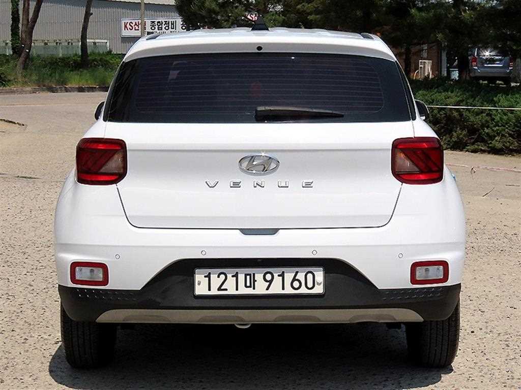 HYUNDAI Venue - Vista 4