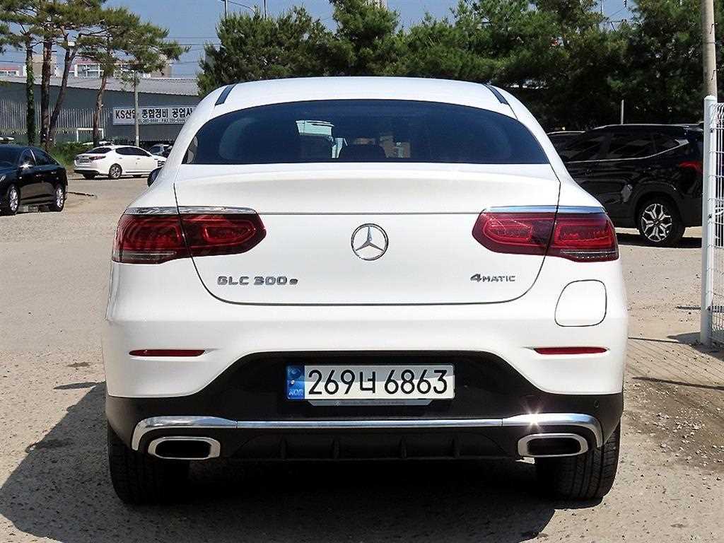 Mercedes Benz GLC Class - Vista 4