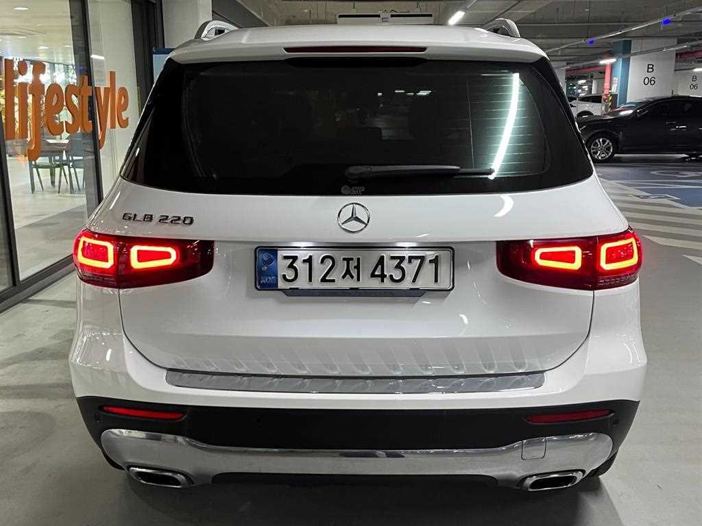 Mercedes Benz GLB Class - Vista 5