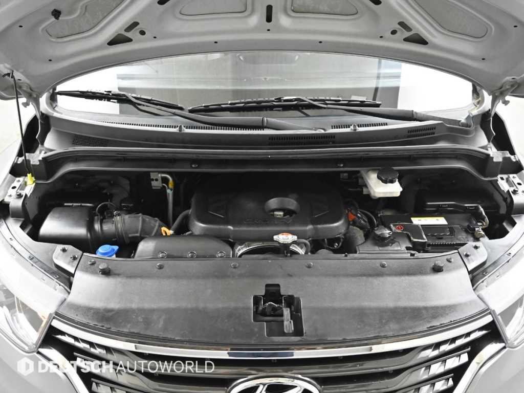 HYUNDAI Starex - Vista 6