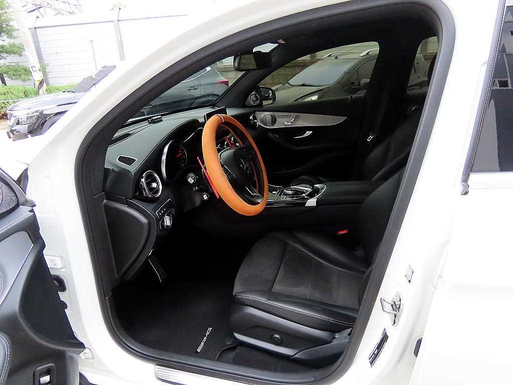 Mercedes Benz GLC Class - Vista 5