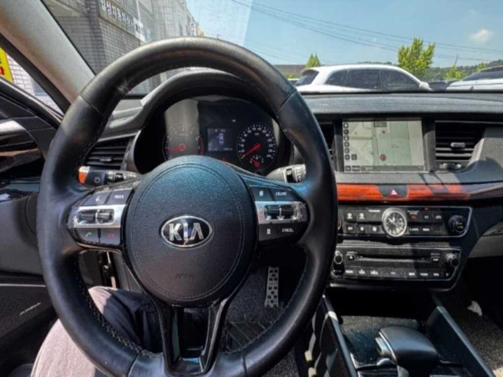 KIA K7 - Vista 9