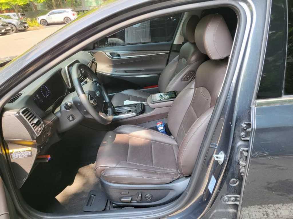 HYUNDAI Grandeur - Vista 4
