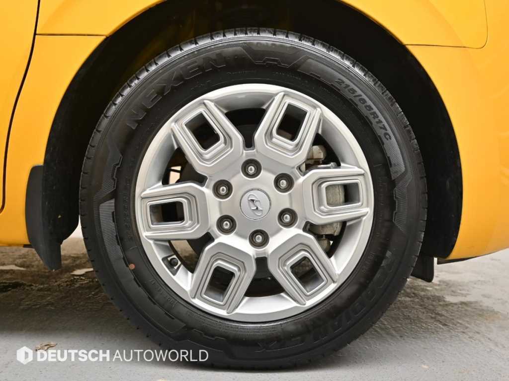 HYUNDAI Staria - Vista 5