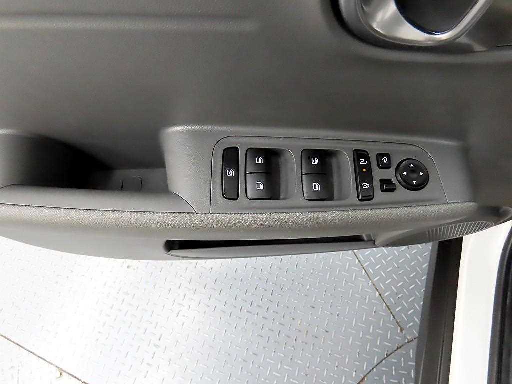 HYUNDAI Casper - Vista 11