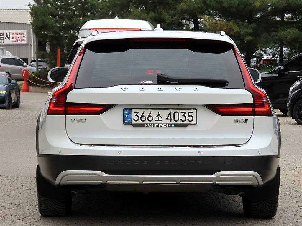 Volvo V90 - Vista 4