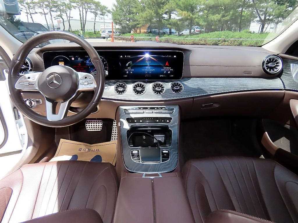Mercedes Benz CLS Class - Vista 7
